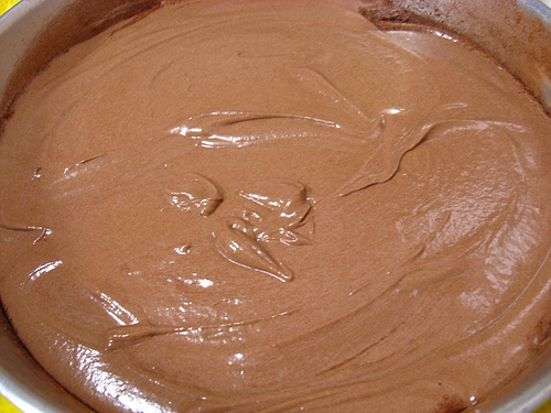 Bolo com ganache de chocolate