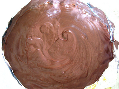 Bolo com ganache de chocolate