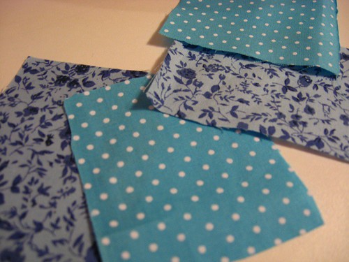 Mini almofada de alfinetes: Patchwork de mentirinha