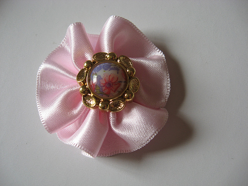 Flor de fita de cetim