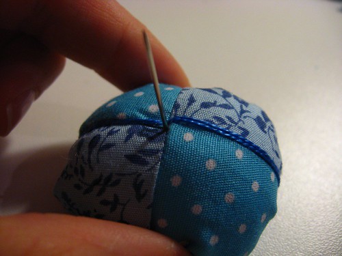 Mini almofada de alfinetes: Finalizando