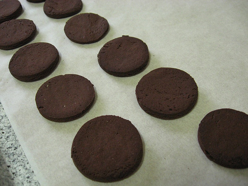 Biscoitos de chocolate recheados
