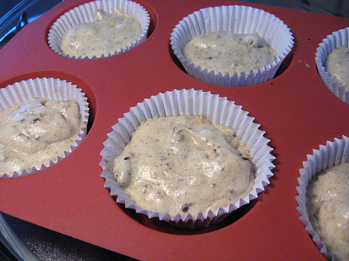 Cupcakes de baunilha com biscoito de chocolate